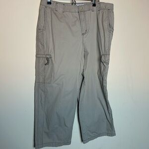 Columbia neutral cargo activewear capris women’s size 14  outdoors hiking
